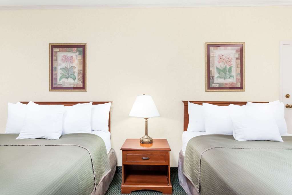 Red Roof Inn Norwich Room photo